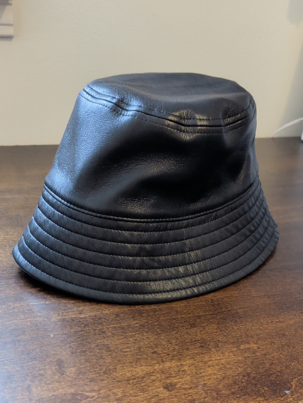 BABATON ARITZIA vegan leather bucket hat - size s/m - Picture 6 of 9